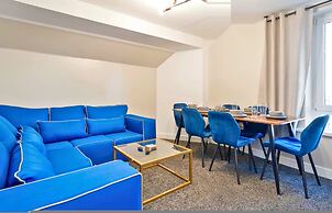 Spacious 4BR City Centre Apartment Dundee