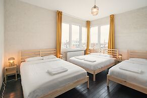 Grand Central 2BR Apartment Sleeps 14