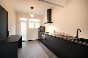 Comfortable 2BR Apartment - Central Antwerp