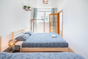 Large Antwerp City Center Apartments2bbns