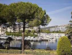 Marina View Stay for Four