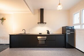 Comfortable 2br/14p Apartment - Central Antwerp