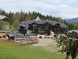 Slope-access Morillon Apartment for 4