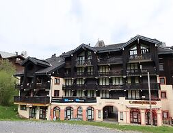 Slope-access Morillon Apartment for 4