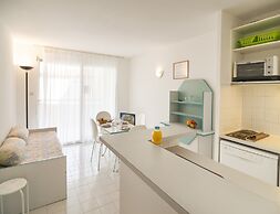 Cap D'agde Large Beach Stay for Eight