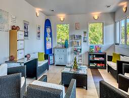 Apartment With Access to Pool