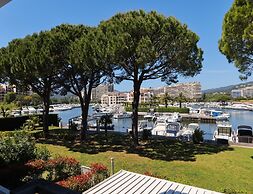 Spacious Marina Stay for Six