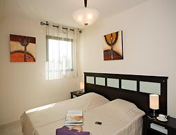 Spacious Marina Stay for Six