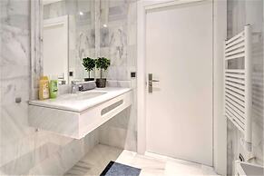 9-persons Apartment in Centre of Antwerp