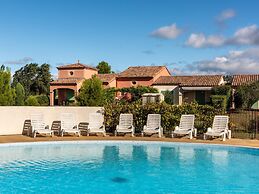 Group Retreat With Four Bedrooms