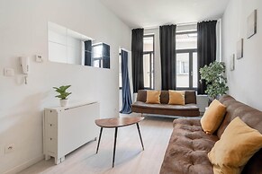 Cozy Antwerp Apartment Stay for 7