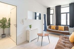 Cozy Antwerp Apartment Stay for 7
