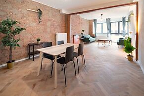 Spacious 2BR - Grand Central Apartments