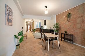 Spacious 2BR - Grand Central Apartments