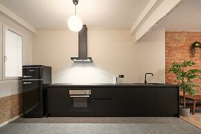 Spacious 2BR - Grand Central Apartments