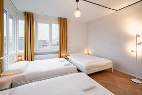 Spacious 2BR - Grand Central Apartments