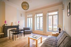 Charming Bright Stone Lodge