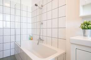 Large Antwerp City Center Apartments2bbkwi-fi