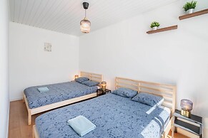 Large Antwerp City Center Apartments2bbkwi-fi