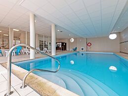 Beach Flat With Pool