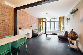 Spacious 2BR Stay for 14 by Grand Central