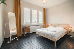 Spacious 2BR Stay for 14 by Grand Central
