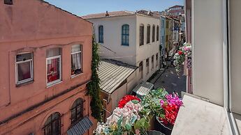 Balat Side Apart