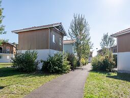 Modern Studio in Parentis-en-born