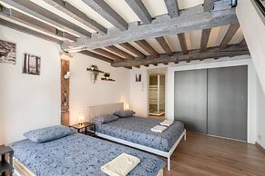 Spacious 11-person Stay in Antwerp
