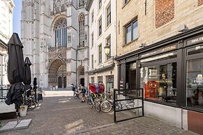Spacious 11-person Stay in Antwerp