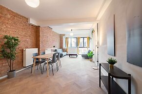 2BR Apartment - Central Station Area