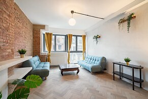 Spacious 2BR Stay Near Central Station