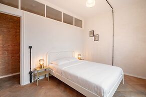 Grand Central Station 2br/14p Apartment