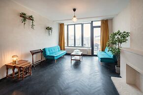 Grand Central 2BR Apartment