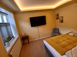 Four Seasons Spring Suite