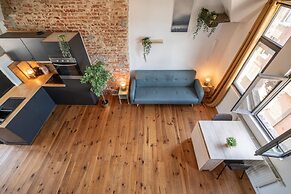 Two-bedroom Apartment by the River