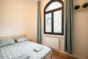 Two-bedroom Apartment by the River