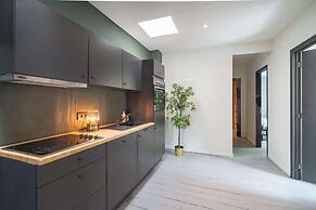 Two-bedroom Apartment by the River