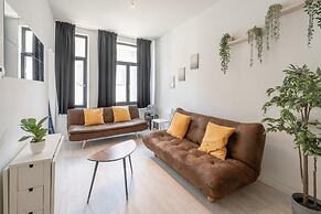 Cozy Antwerp Apartment Stay for 7