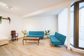 Comfy Stay for 10 Near Antwerp Station