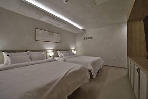 Gwangju Grand Maison Baobab Hotel