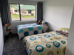 Red Tussock Motel