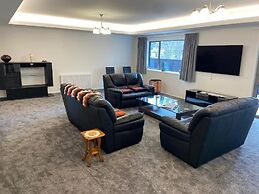 Red Tussock Motel