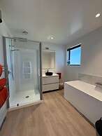 Red Tussock Motel