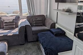 Bungalow Sleeps 4 With Parking