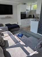 Bungalow Sleeps 4 With Parking