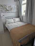 Bungalow Sleeps 4 With Parking