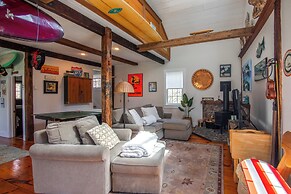 Ping-pong & Fire Pit! Renovated Marshfield Cottage