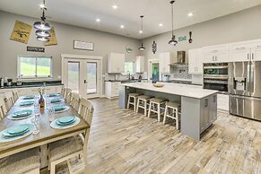 Spacious Barndominium Near Branson w/ Game Rooms