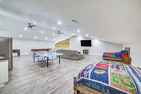 Spacious Barndominium Near Branson w/ Game Rooms